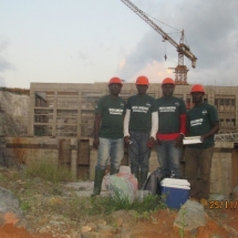 equipe-de-green-connexion-sur-le-barrage-de-memvele-sur-le-ntem